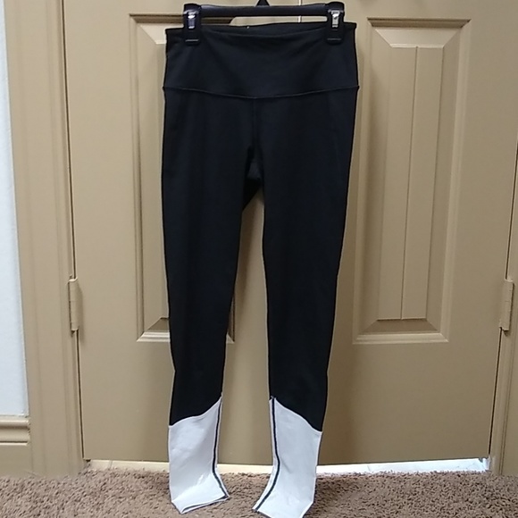 Victoria SPORT Leggings - Picture 1 of 4